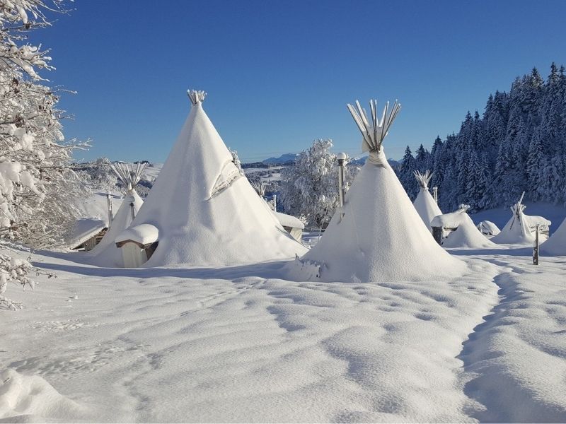 Village tipi en hiver